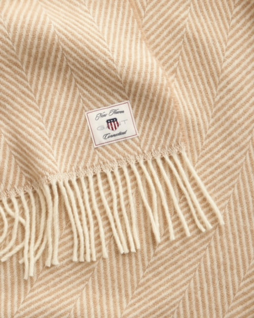 Kalanruotokuvioinen villainen torkkupeitto, useassa eri värissä