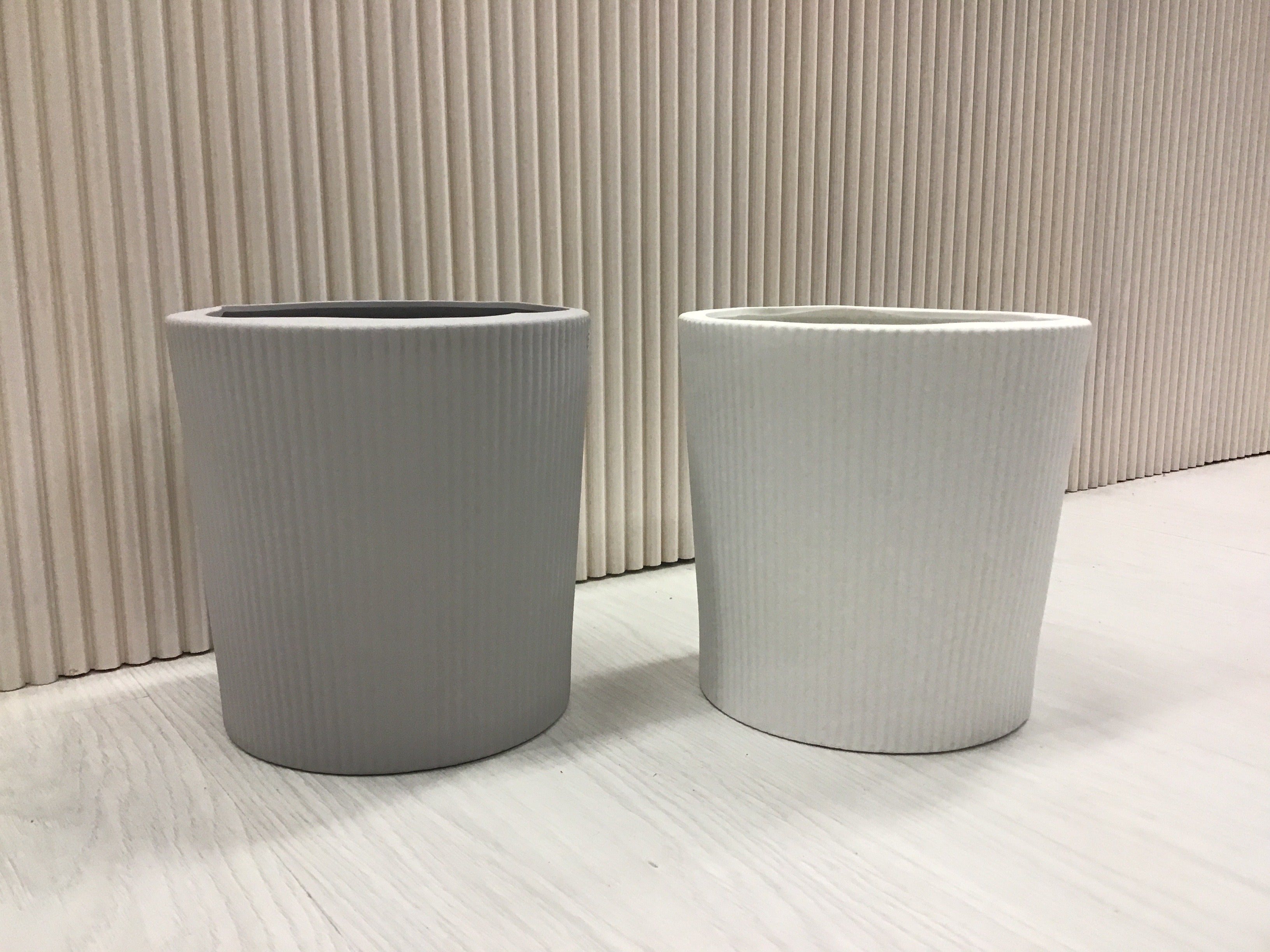 Kukkaruukku, vaalean harmaa