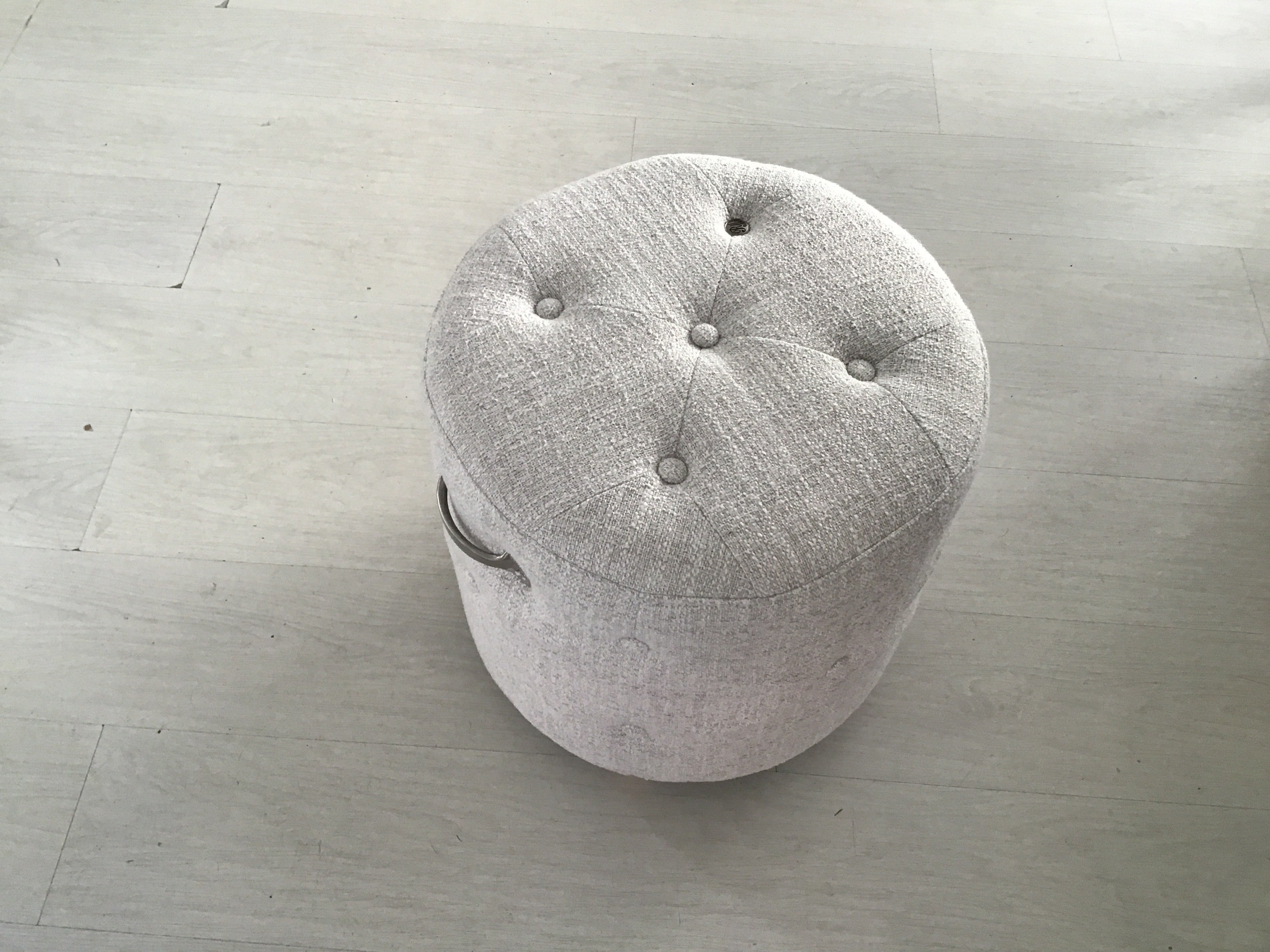 Jalkarahi, luonnonvalkoinen