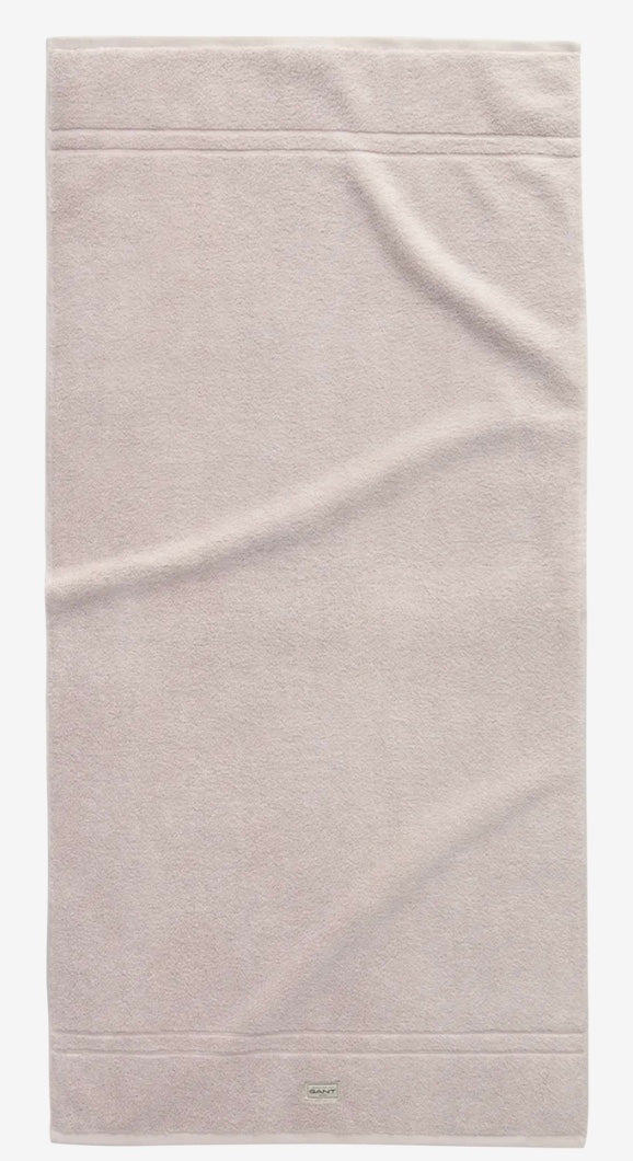 Käsipyyhe 30 x 50 cm useita värejä