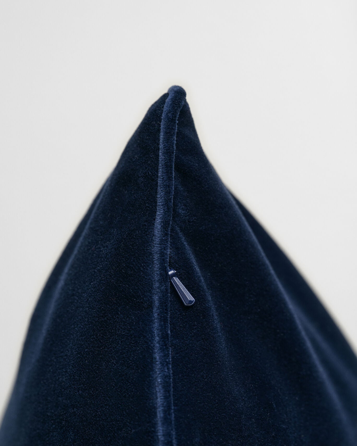 Velvet- tyynynpäällinen, neljä eri väriä