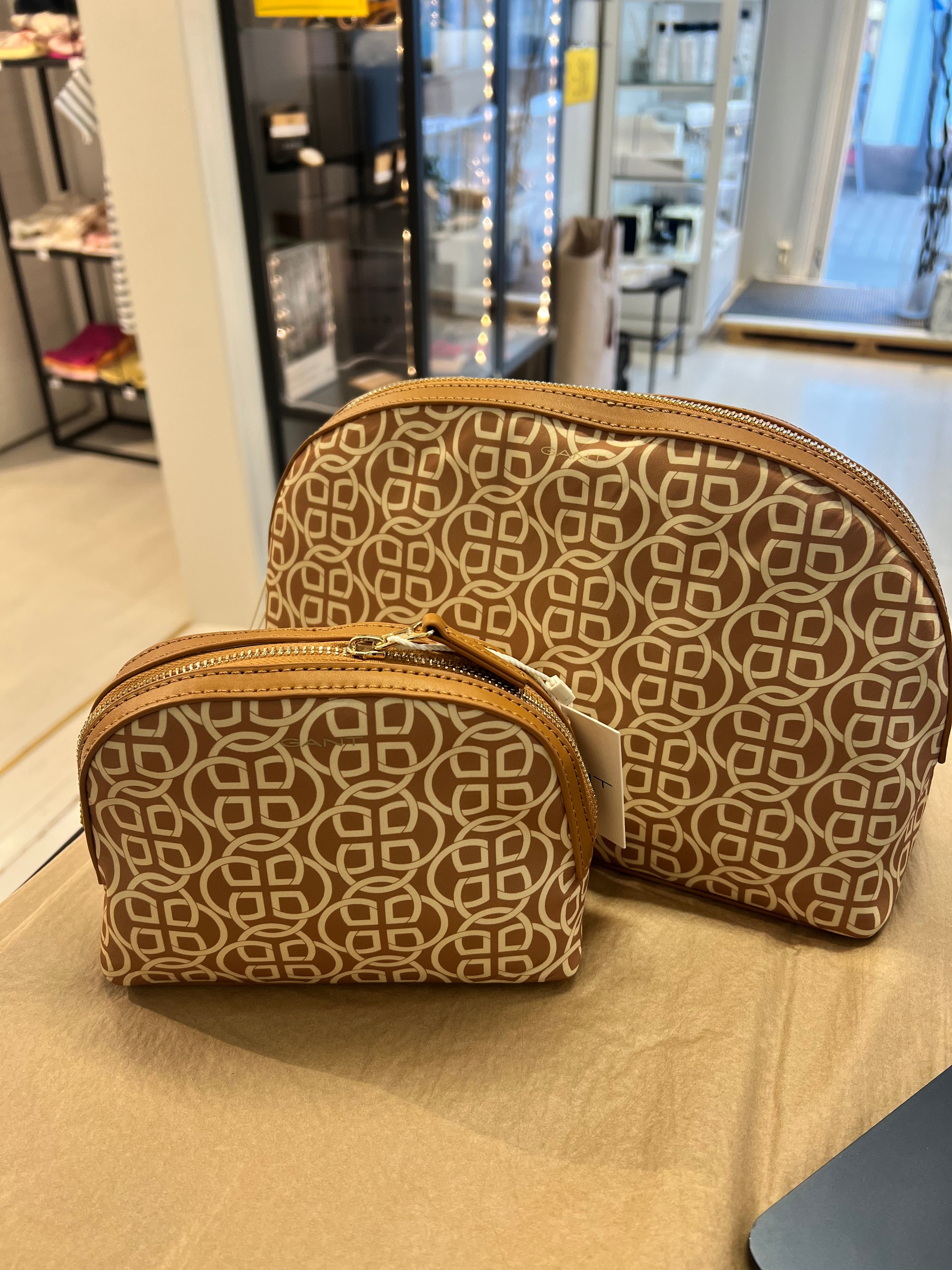 Gant toilettilaukut / meikkilaukut 2 eri kokoa