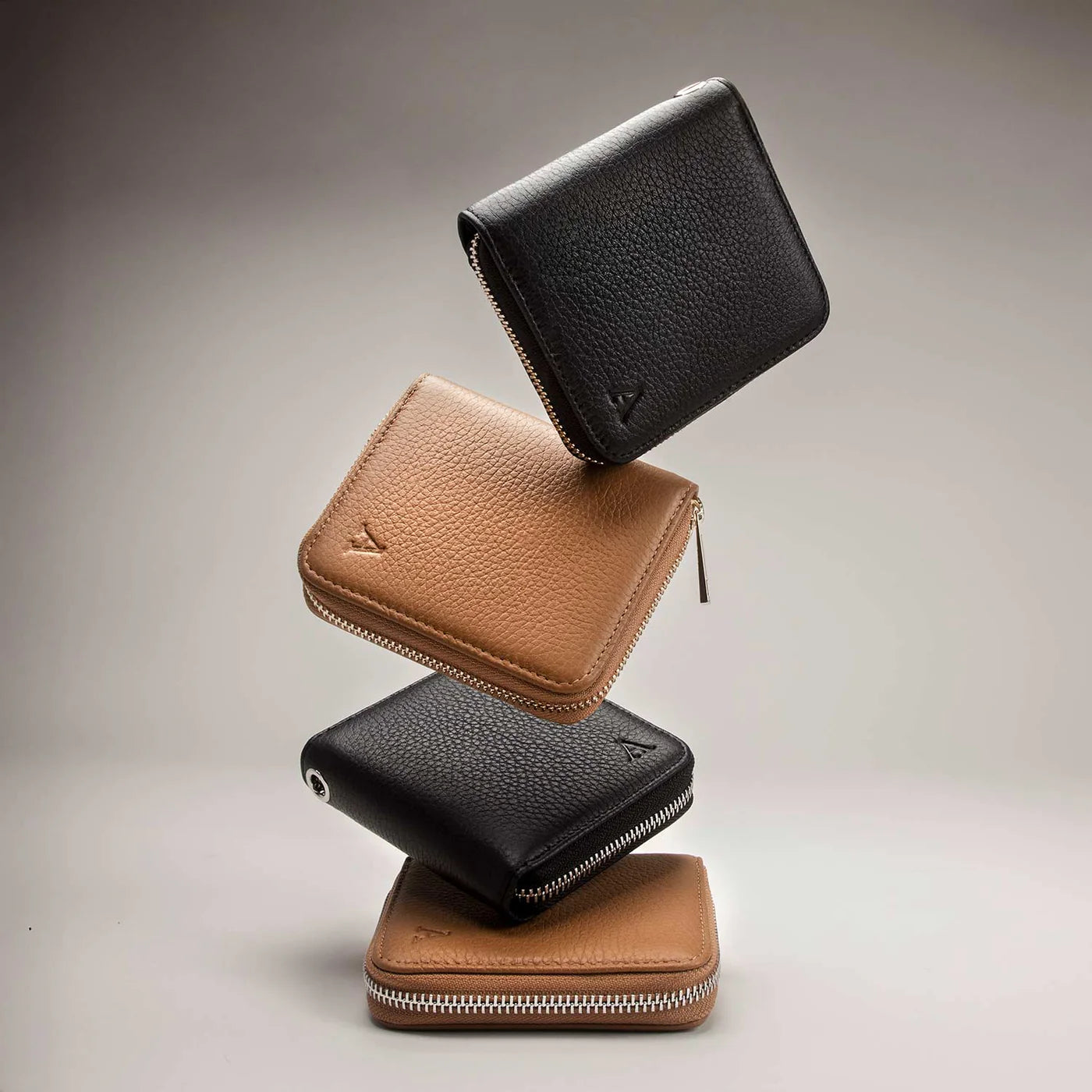 Mini Clutch - lompakko (musta/kulta)