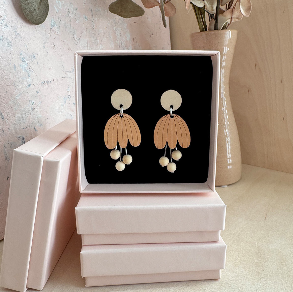 Hilja Helmi korvakorut okra