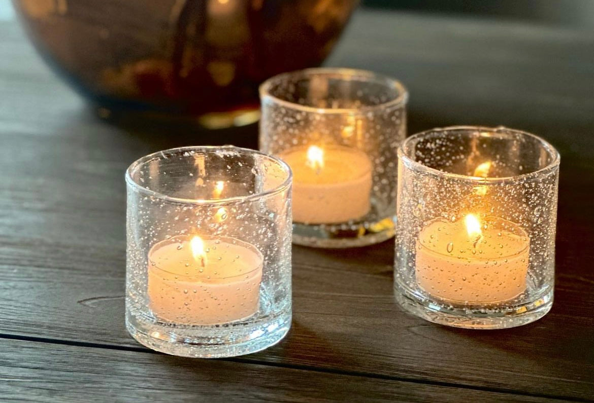 Värilliset ja kirkas tuikkulyhty kuplakuvioilla 2 eri kokoa