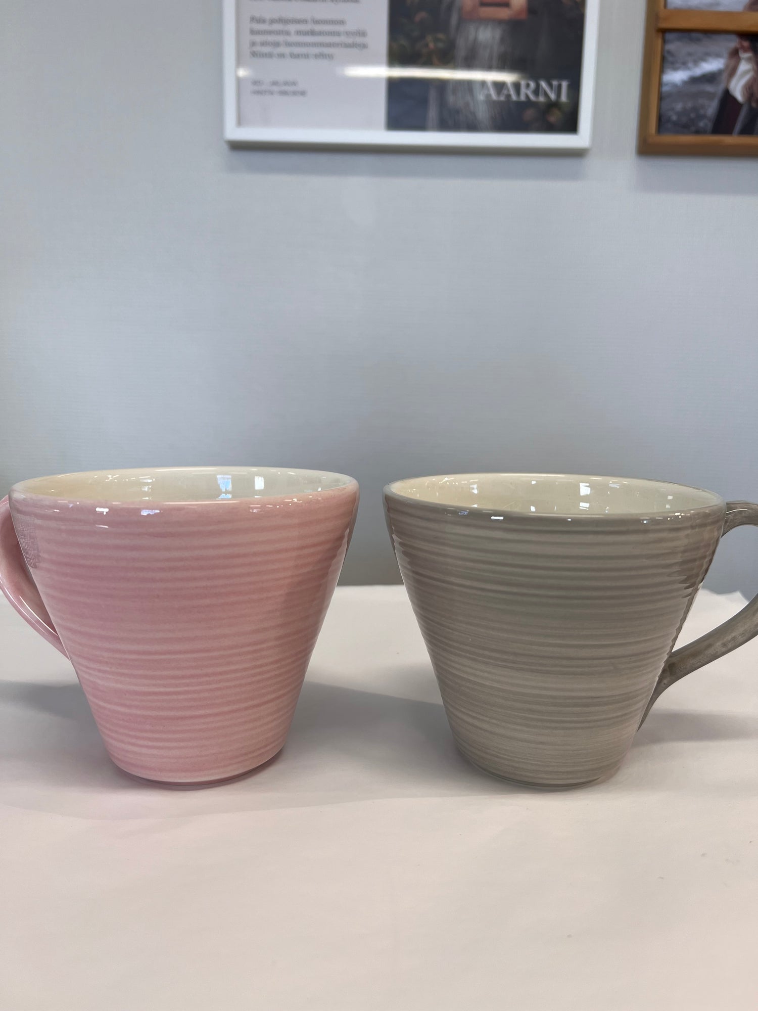 Colour-sarjan jumbokuppi 65 cl vaaleanpunainen tai valkoinen