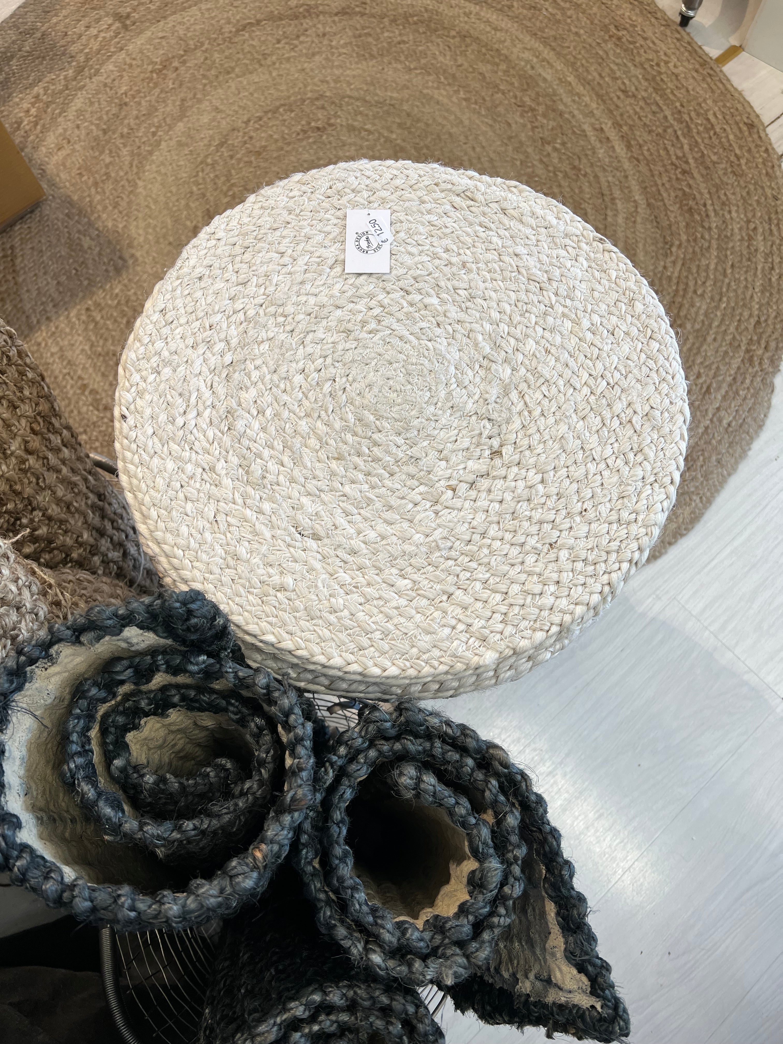 Hamppupunos tabletti pyöreä useita sävyjä