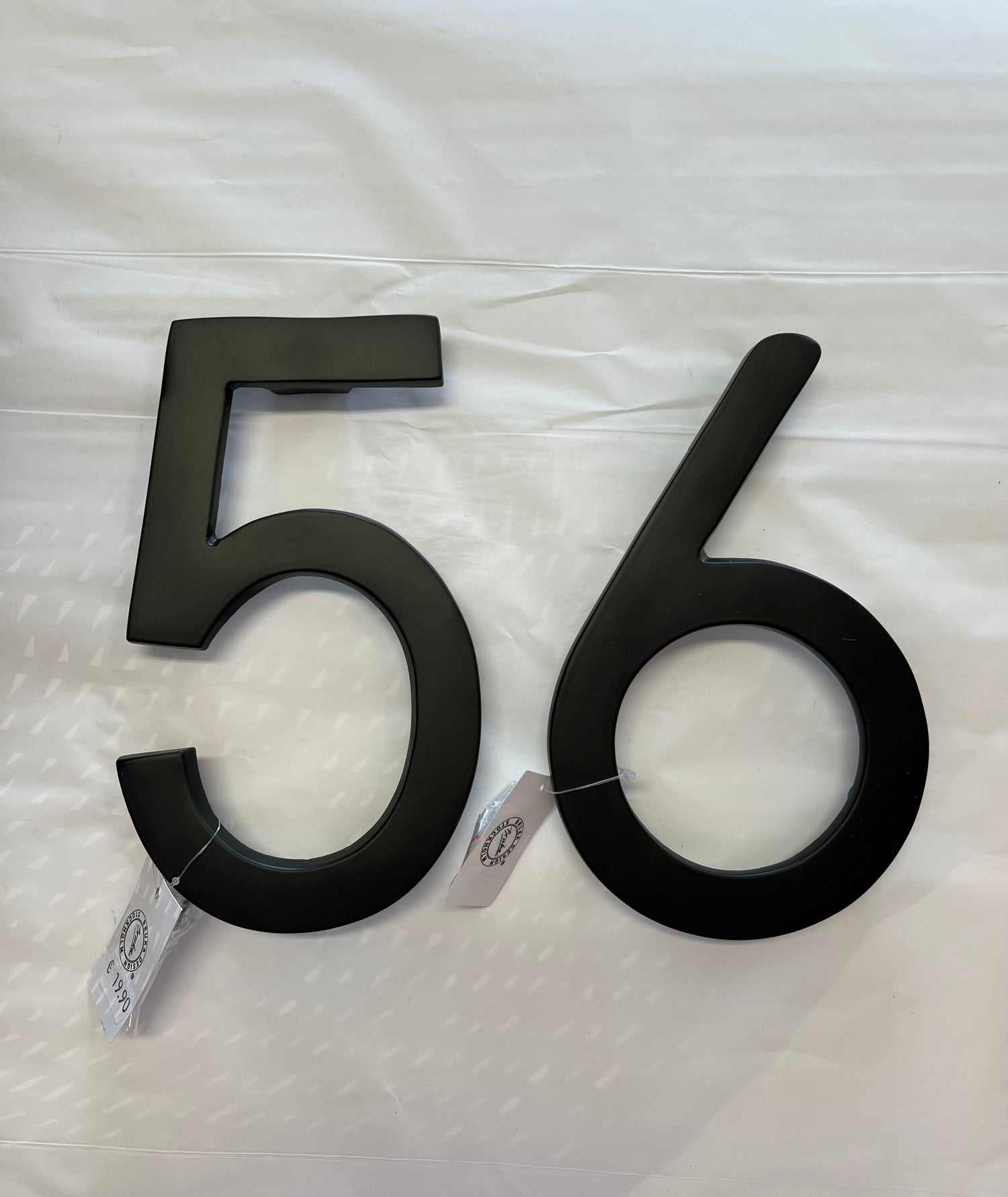 Metalliset talonumerot Numero 1 jäljellä