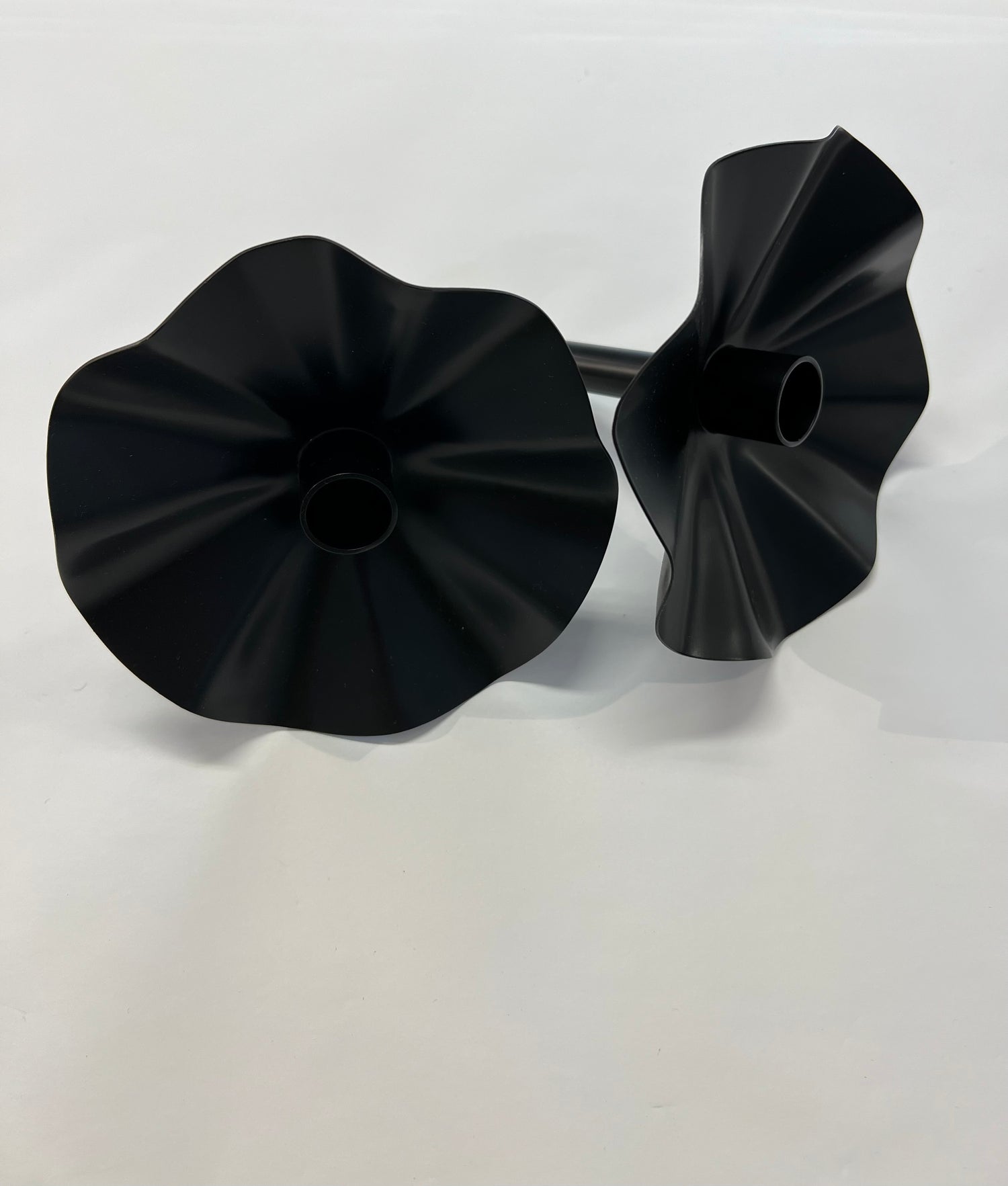 Metallinen kynttilänjalka pulloon, erilaisia