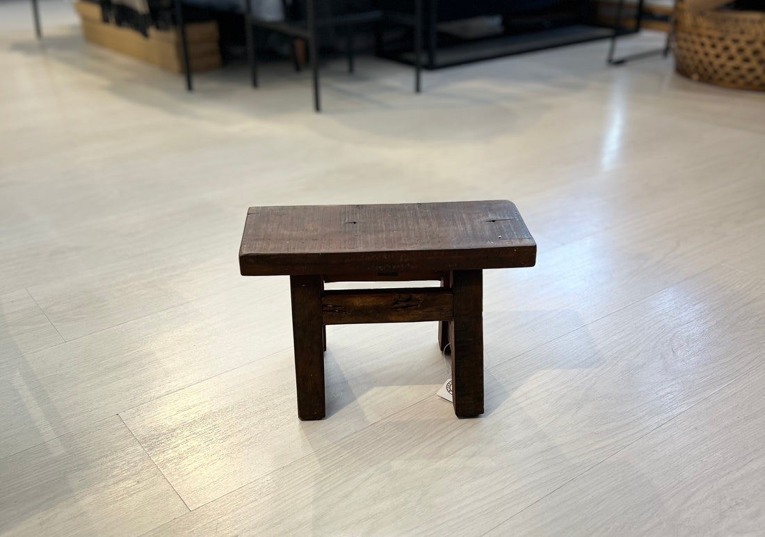 Jakkara kierrätyspuusta