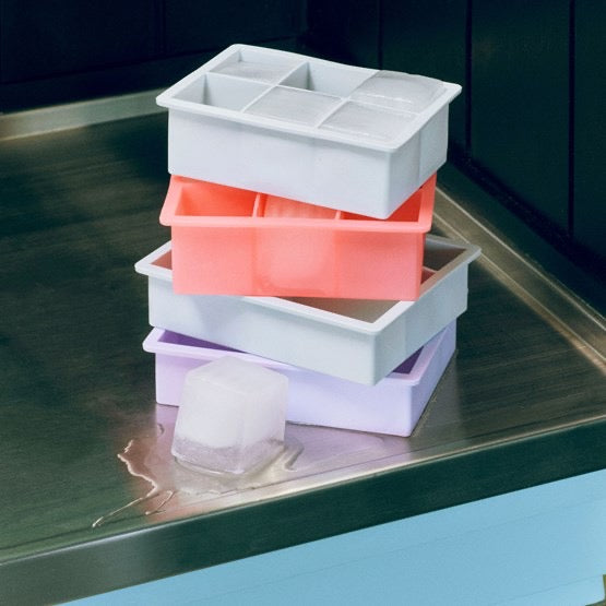 HAY Ice Cube Tray - jääpalamuotit eri kokoja ja värejä