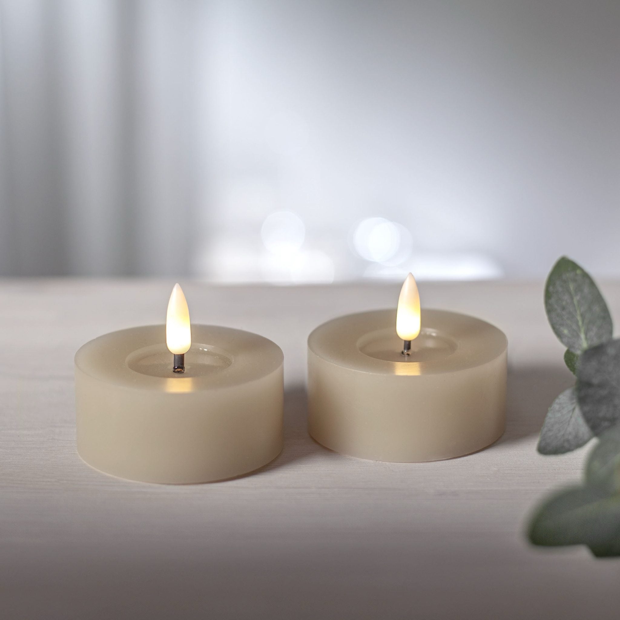 Flamme Flow isot LED tuikut 7 cm 2-pack eri värejä