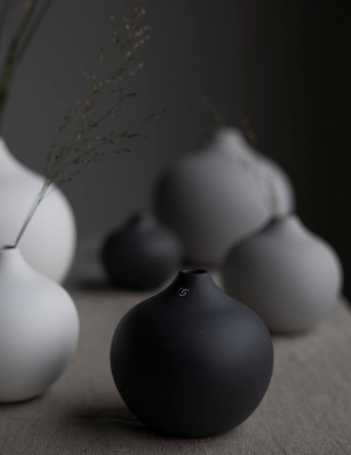 Fröbacken - maljakko, tumman harmaa