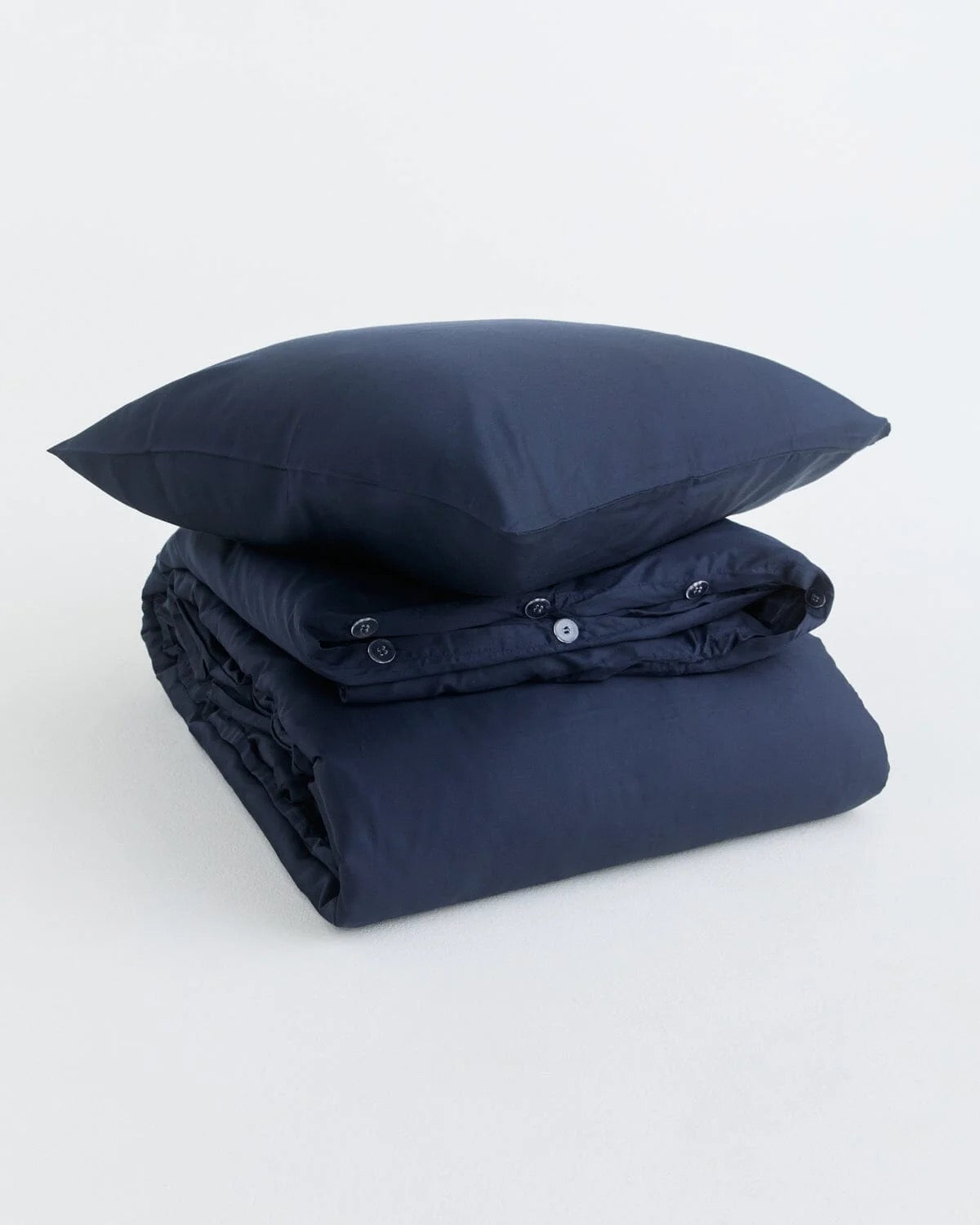 Satiinintuntuinen pussilakana- ja tyynyliinasetti 100 % bambua eri väreissä