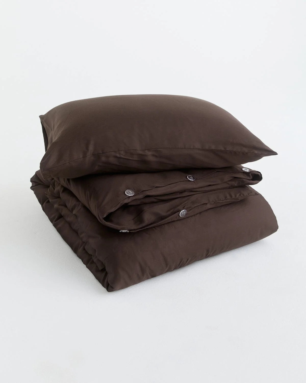 Satiinintuntuinen pussilakana- ja tyynyliinasetti 100 % bambua eri väreissä