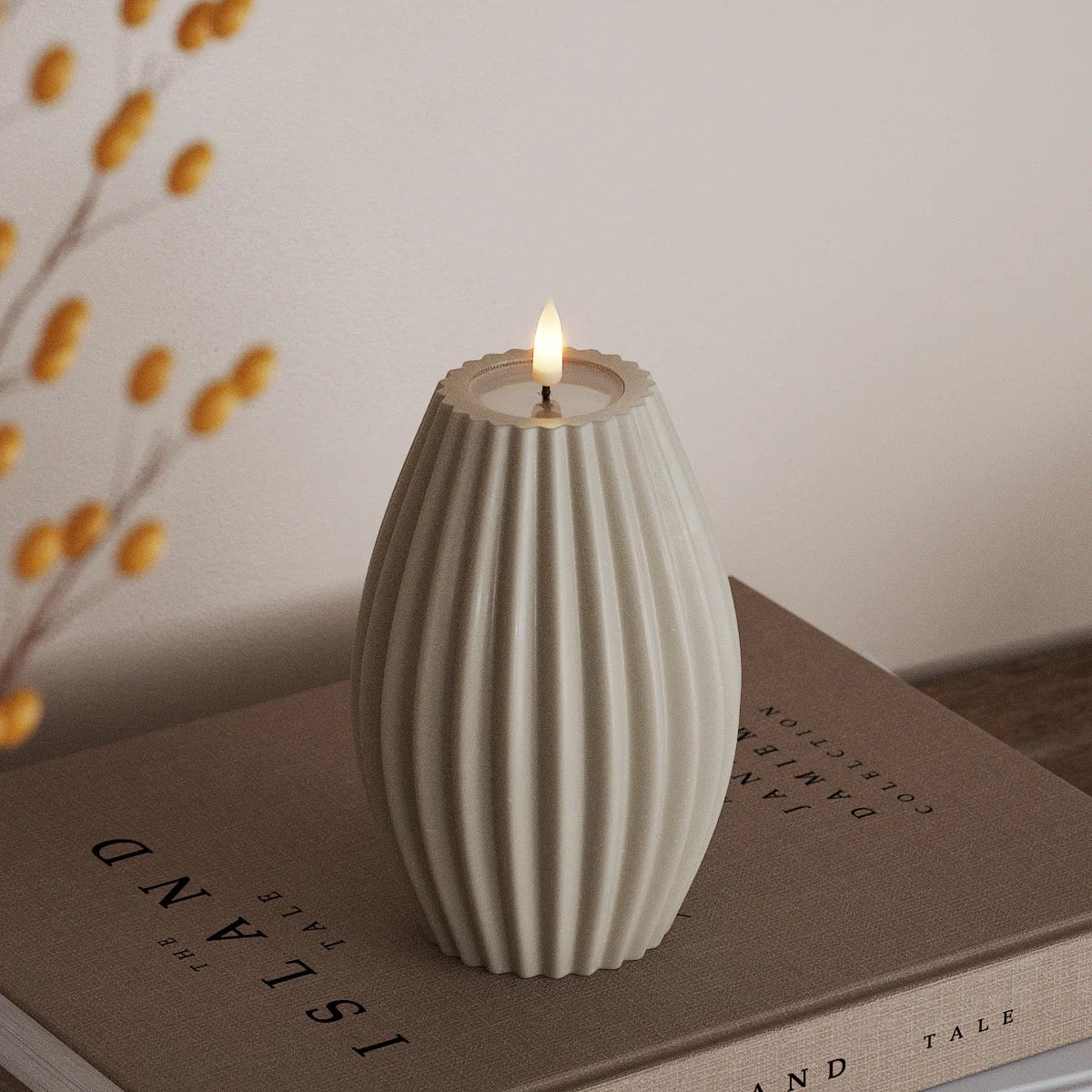 Uritettu LED-kynttilä 15 cm hiekka