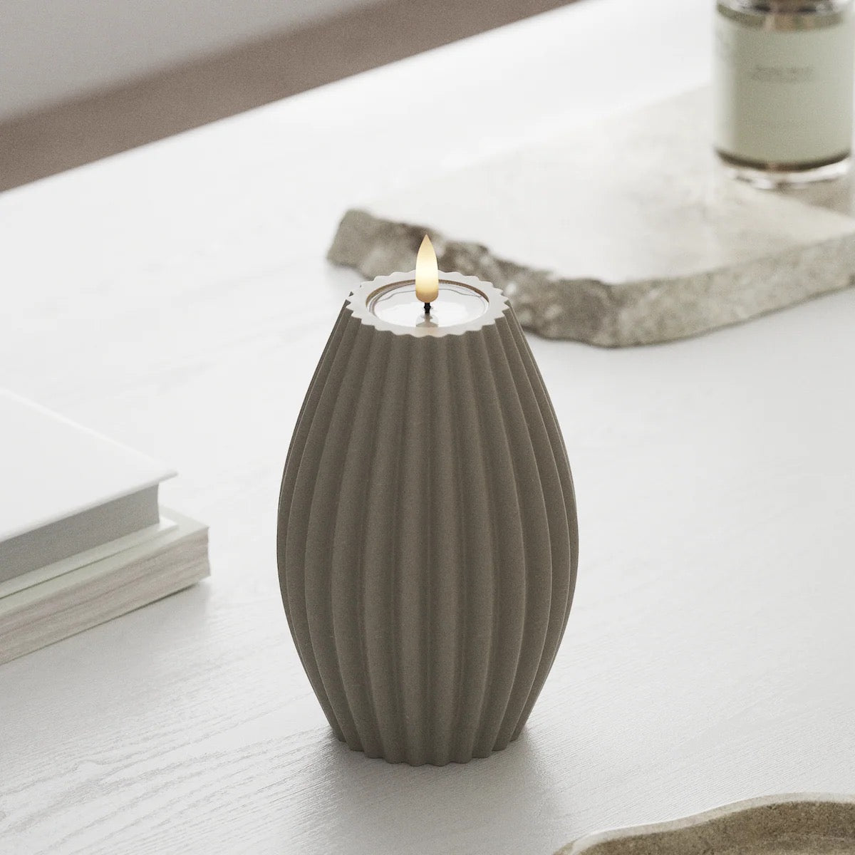 Uritettu LED-kynttilä 15 cm hiekka