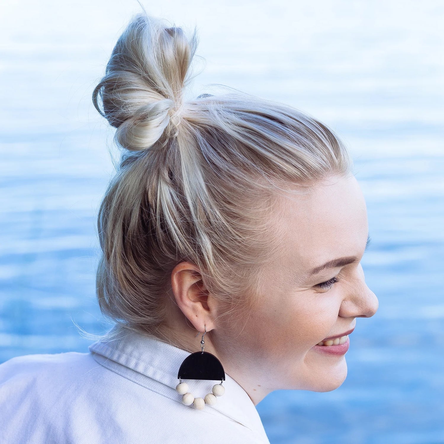 Huvitella korvakorut musta