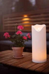 Flamme Grand LED-pilarikynttilä 40 cm
