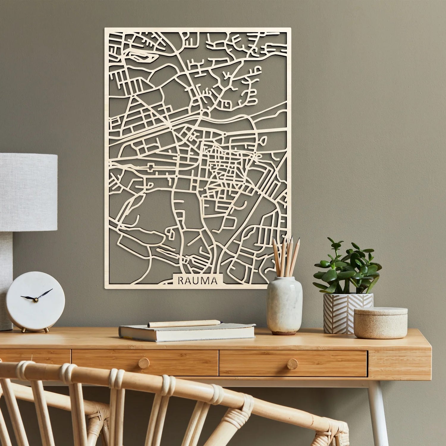 Puinen karttataulu, Rauma, puun tai mustan värinen (29x40cm)