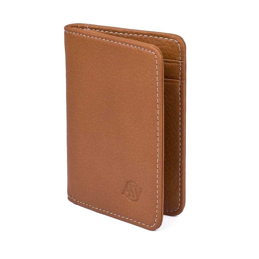 Nahkainen lompakko, eri värejä