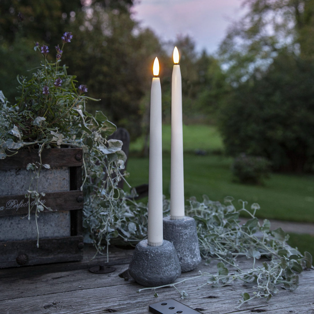 OUTDOOR Flamme Slim LED-antiikkikynttilä 28 cm 2-pakk.