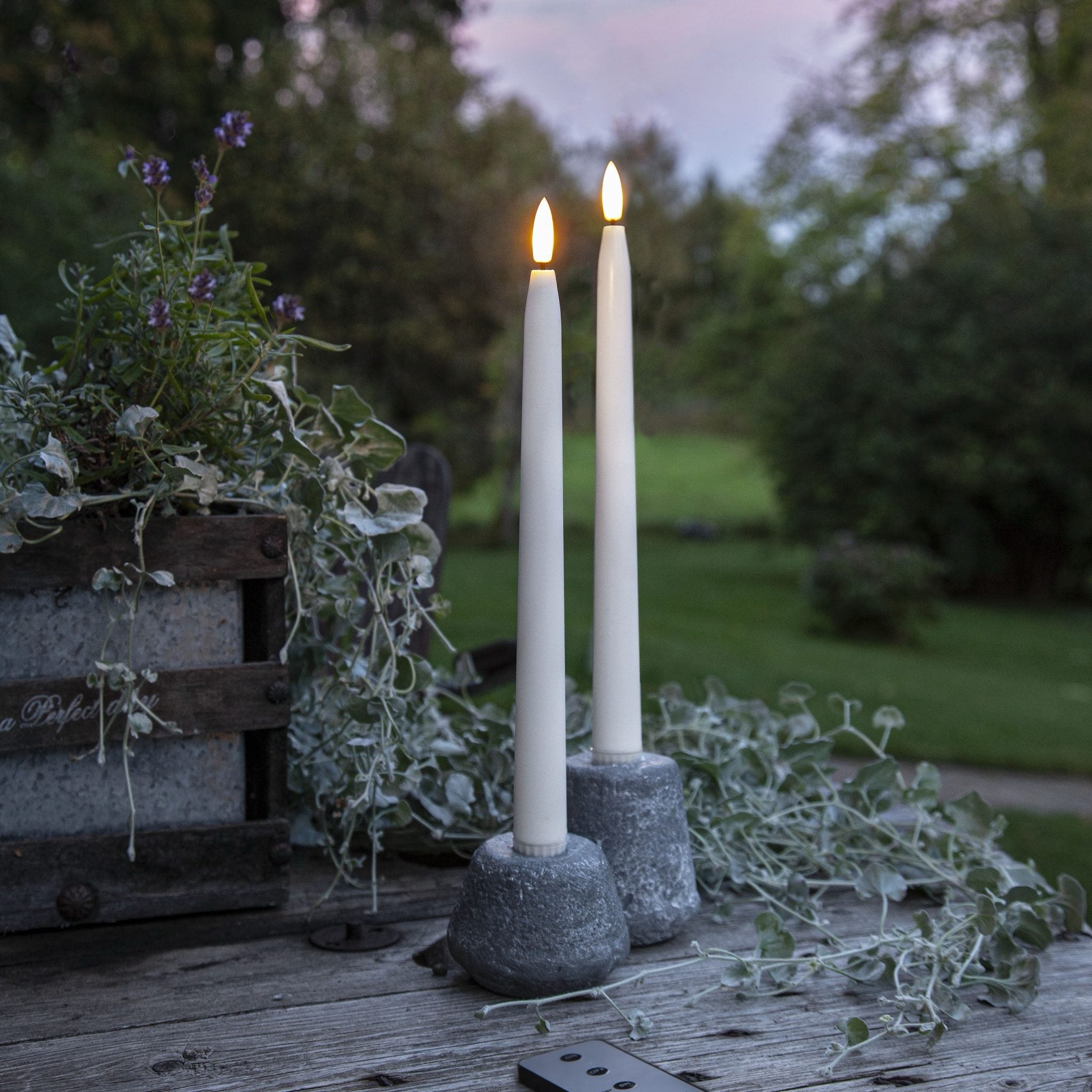 OUTDOOR Flamme Slim LED-antiikkikynttilä 28 cm 2-pakk.