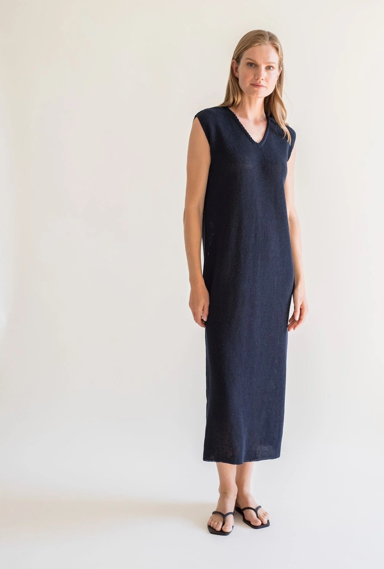 Pellavasta valmistettu neulosmekko / liivimekko M/L