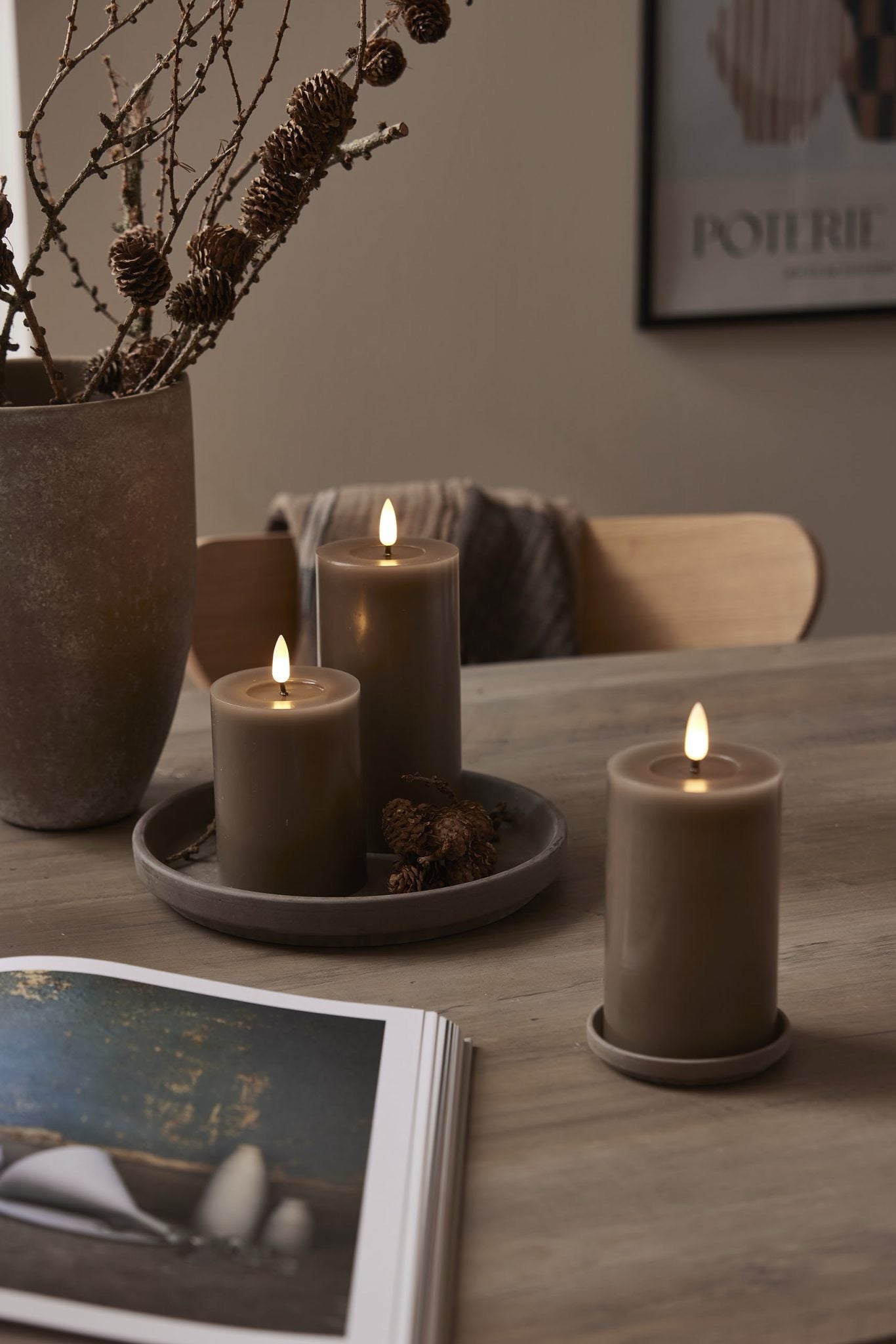 Flamme Flow LED - kynttilä 12,5 cm beige tai ruskea