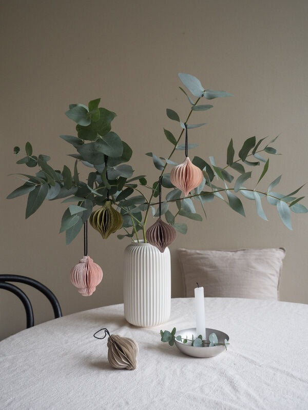 Paperikoriste pisara useita värejä