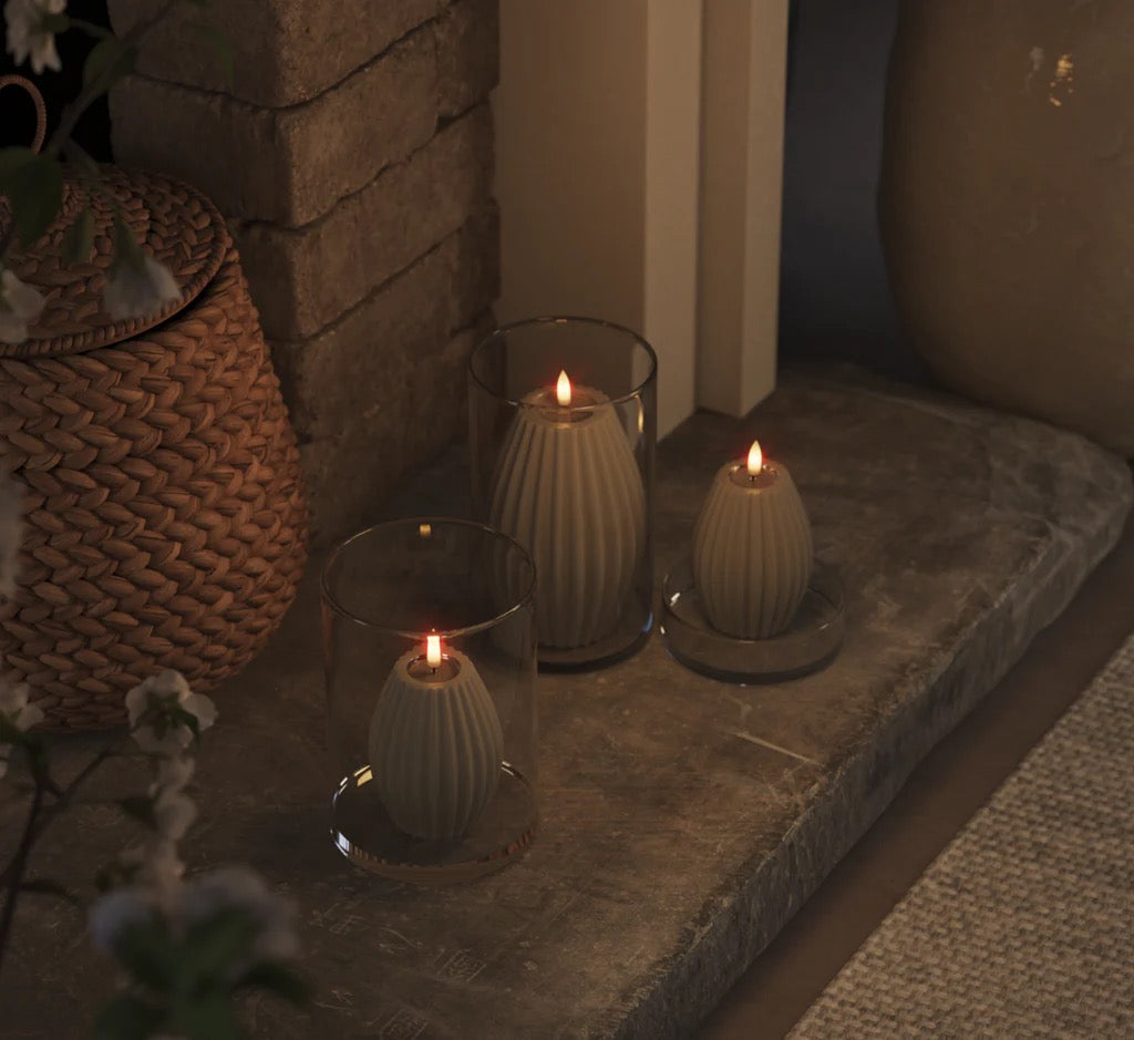 Uritettu LED-kynttilä 10 cm valkoinen tai hiekka