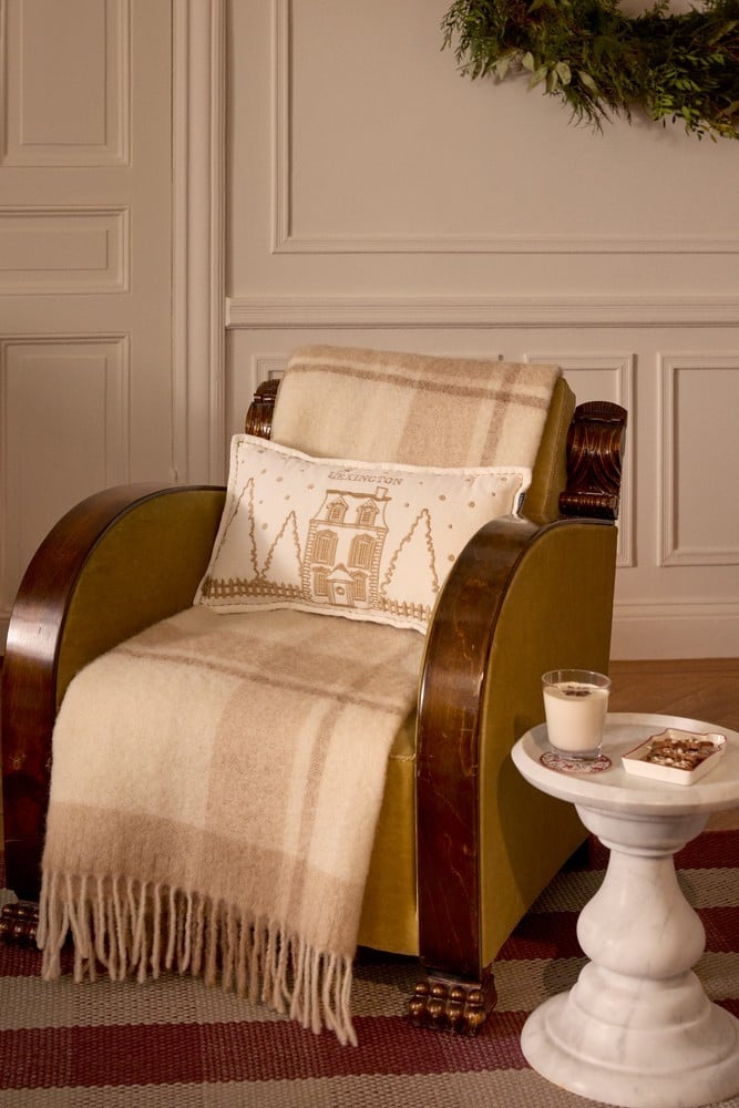 Winter house -veluurityyny luomupuuvillaa 50x30 valkoinen tai vihreä