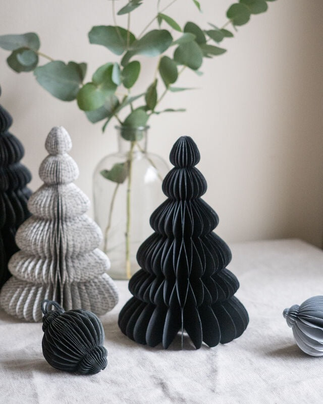 Paperikuuset eri värejä 20 cm