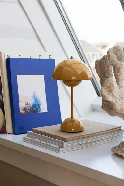 Flowerpot ladattava pöytävalaisin matta harmaa (grey beige)  VP9