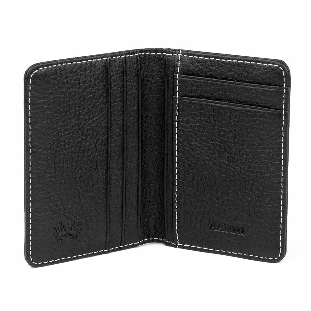 Nahkainen lompakko, eri värejä