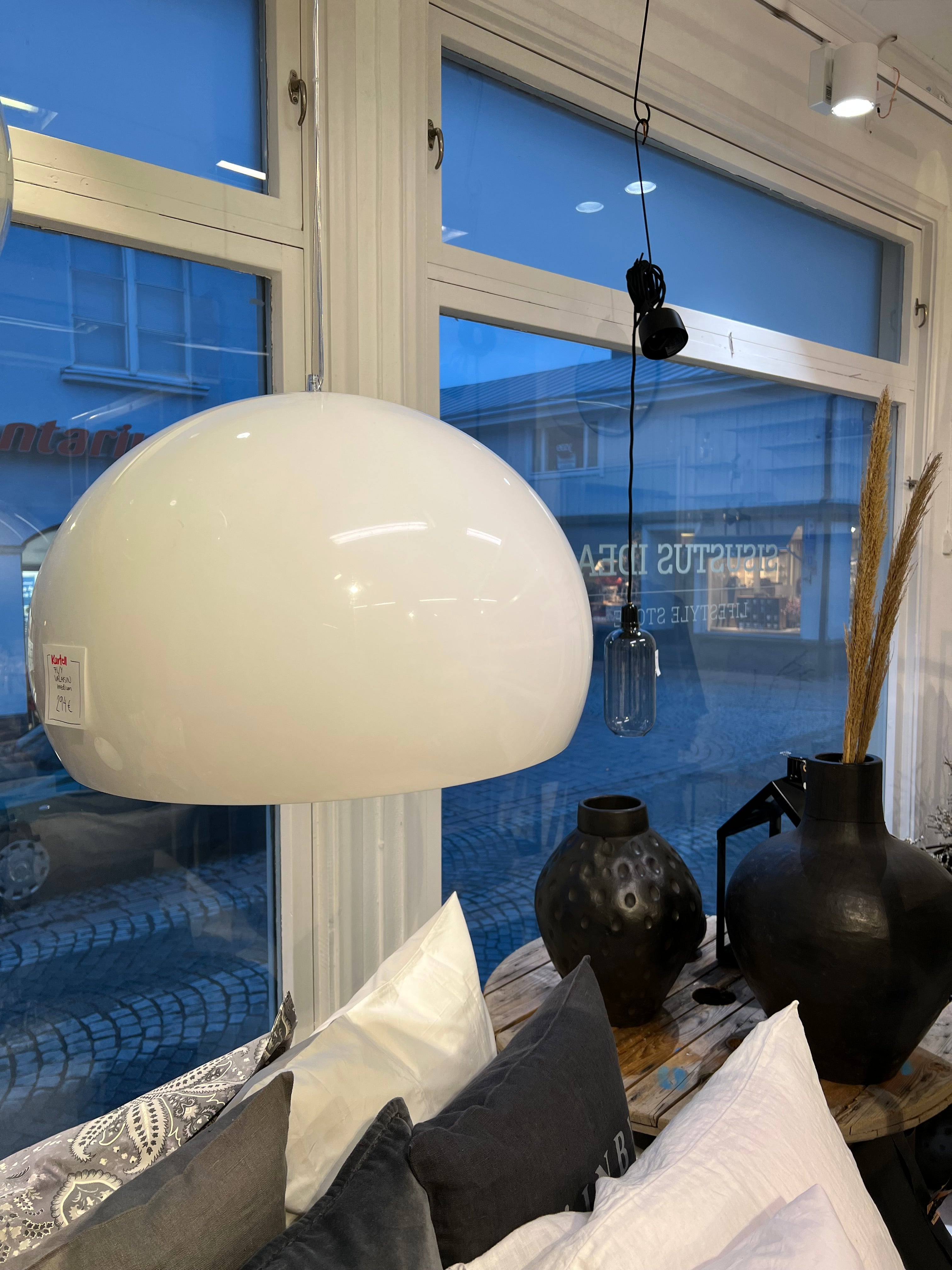 Kartell riippuvalaisin - valkoinen