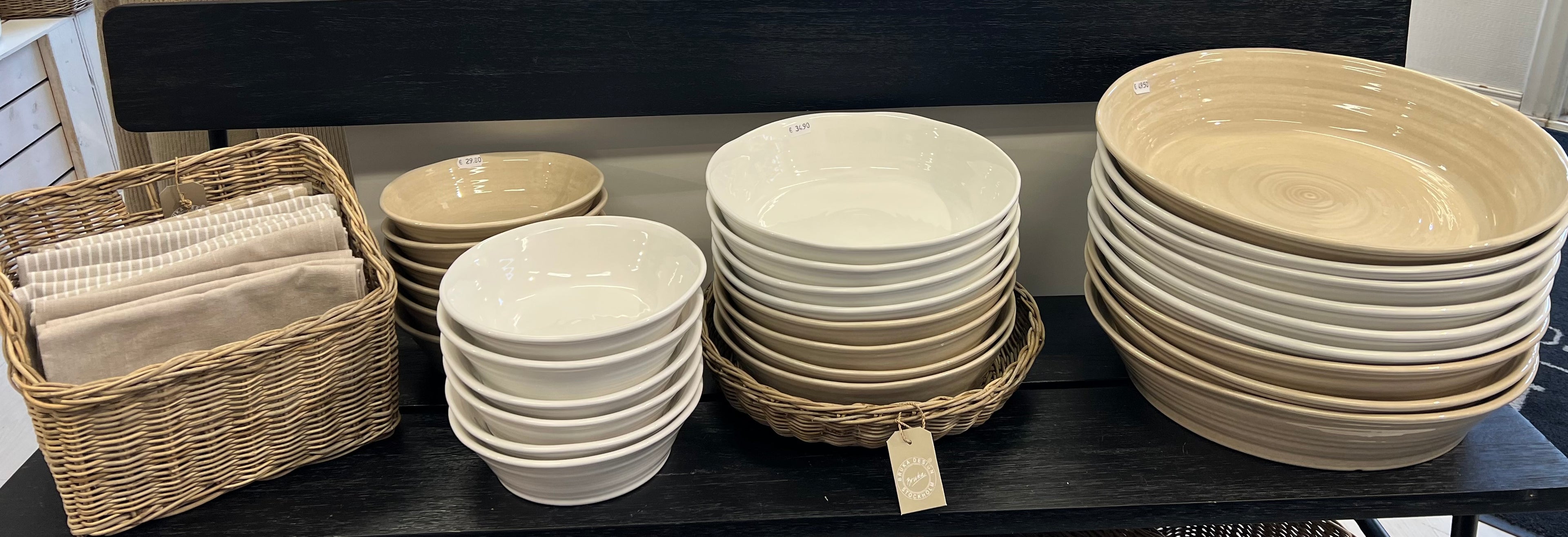 Capri Tarjoiluastia iso (37,5cm) laakea beige, harmaa tai valkoinen