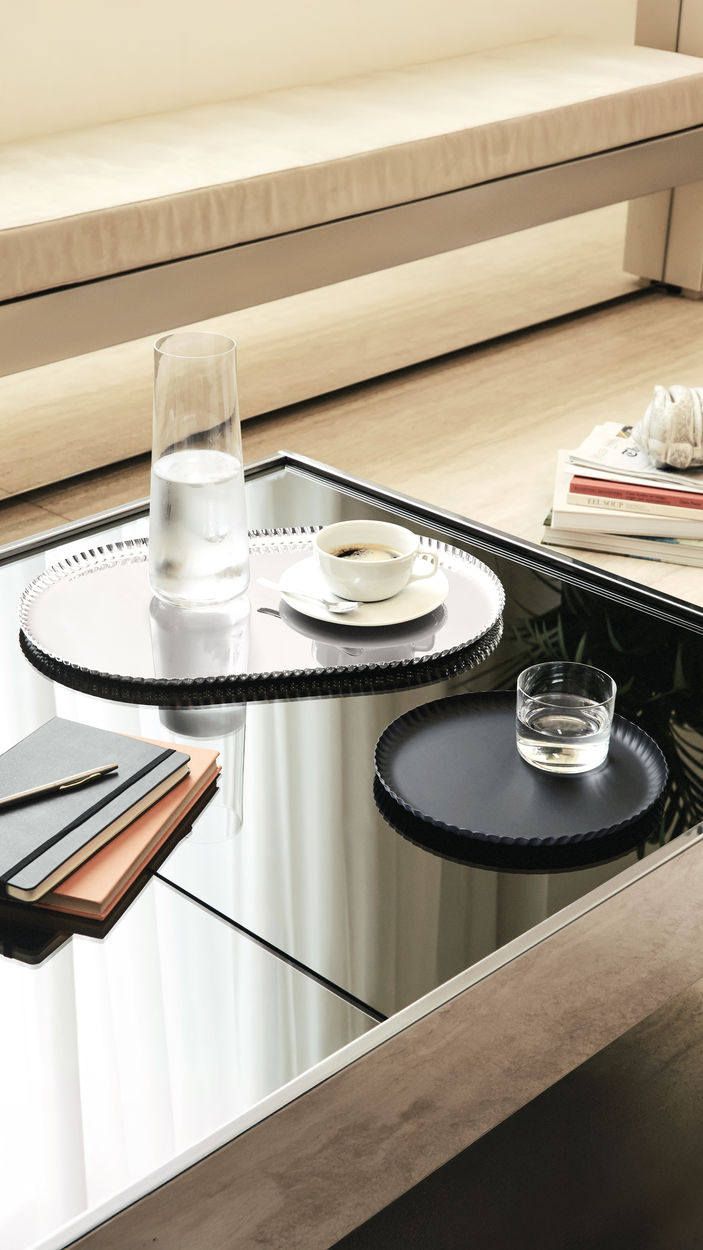 Pleats tarjotin terästä musta 31x46 cm