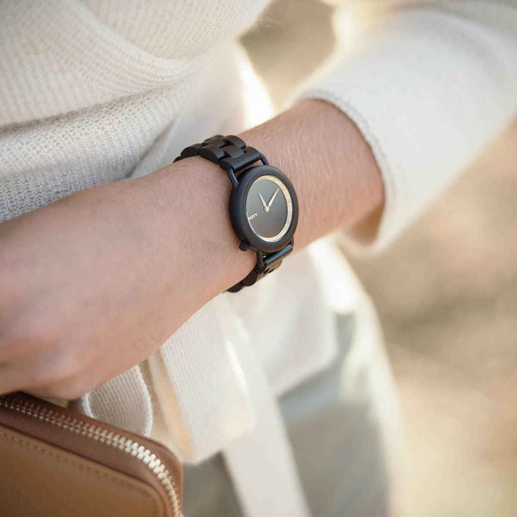 Saga Ebony (Black)