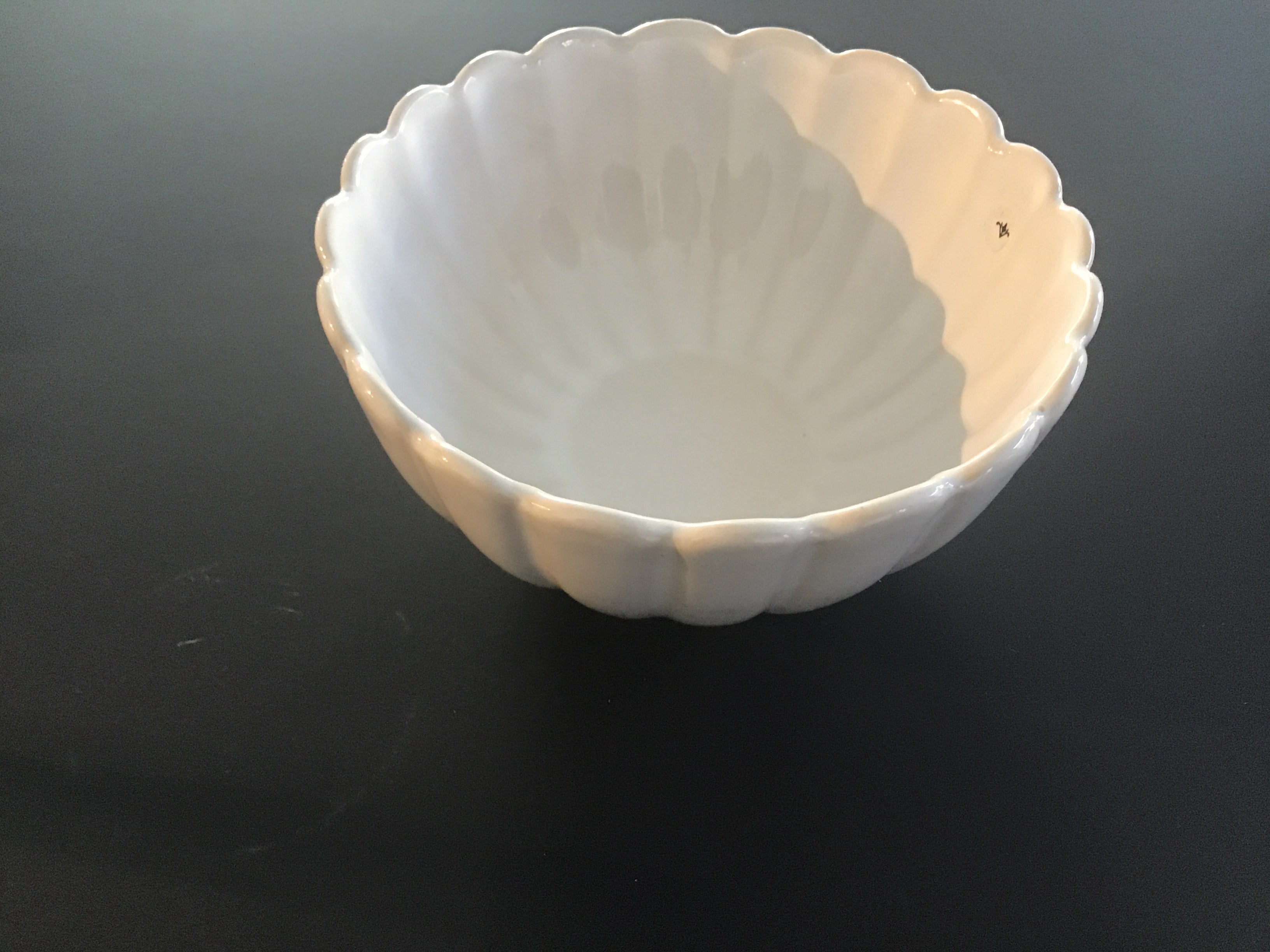 Hulda kulho, valkoinen