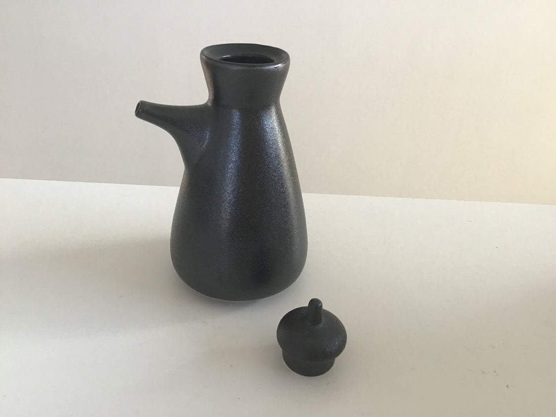 Soijakannu korkilla (musta)