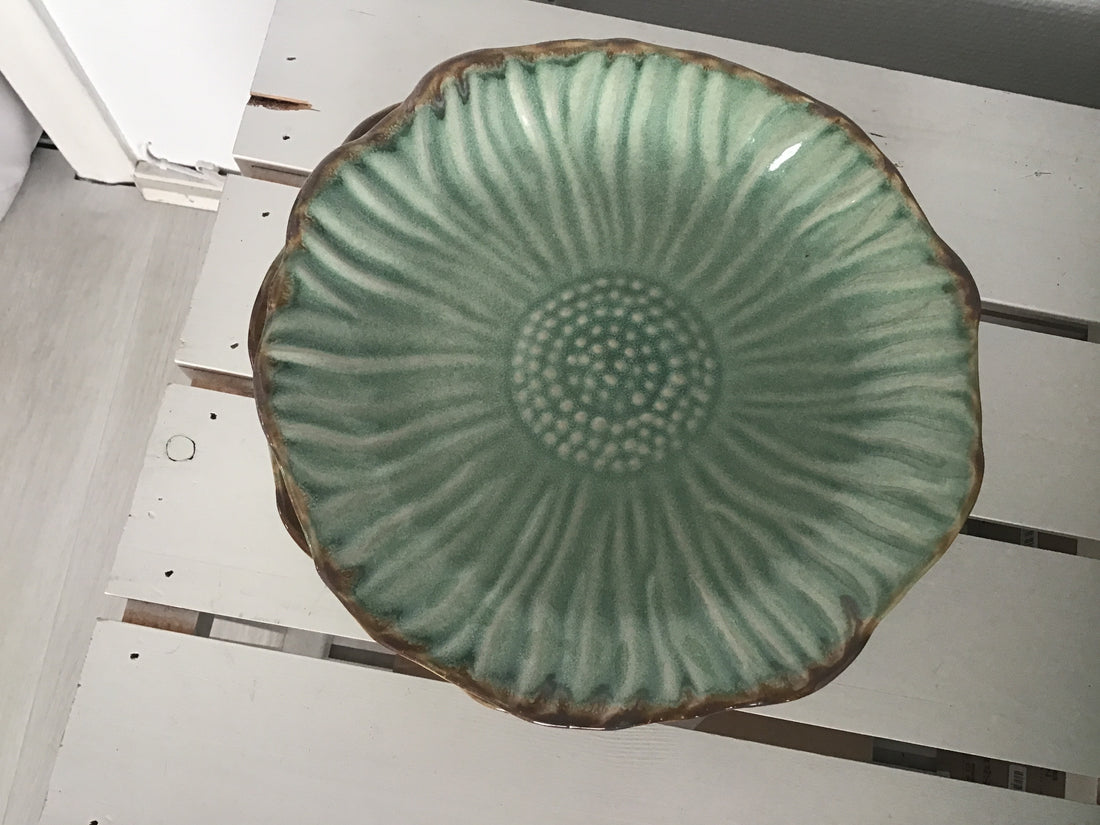 Vihreä kukkalautanen