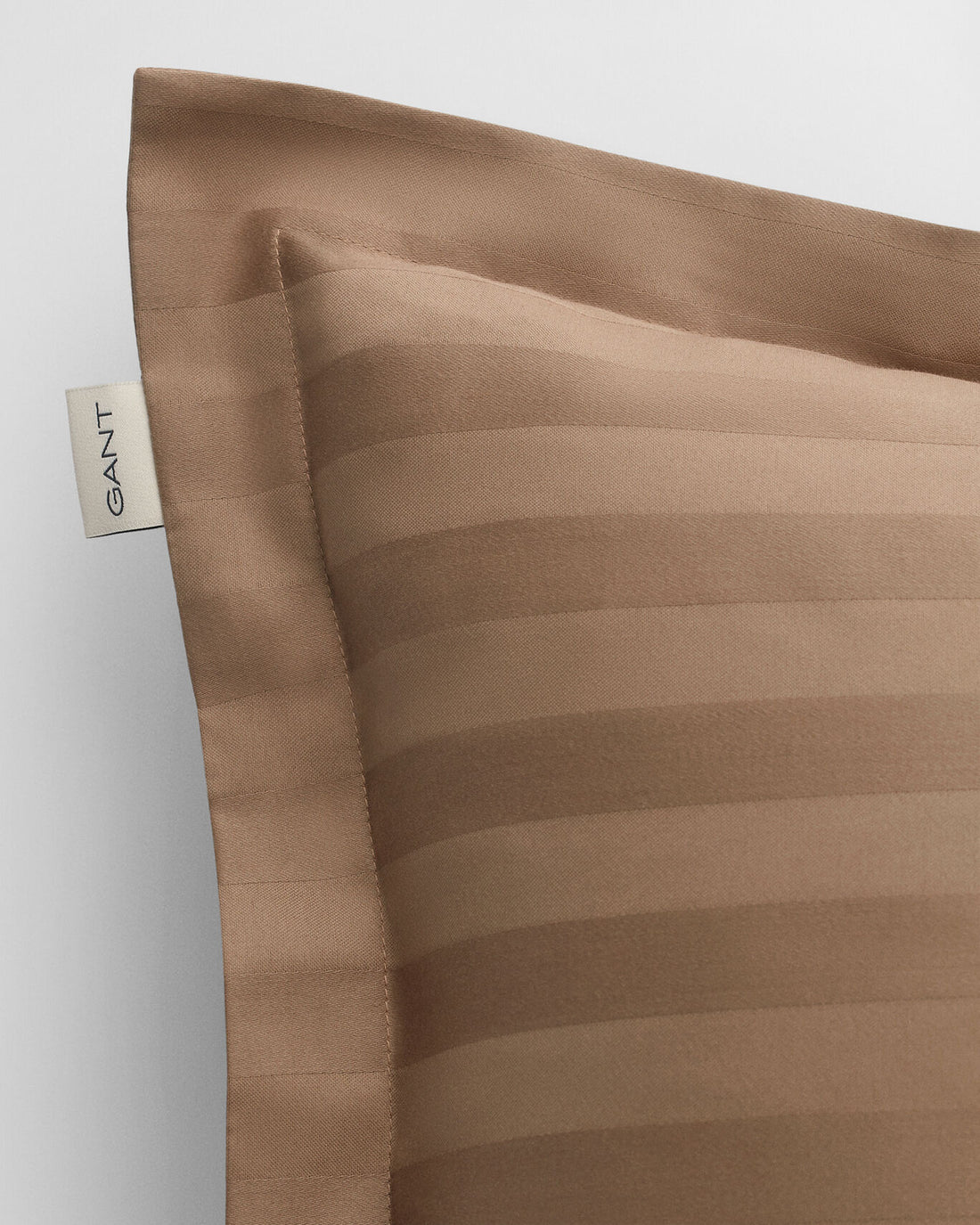 Sateen Striped - tyynyliina, beige tai tumman vihreä (50x60)