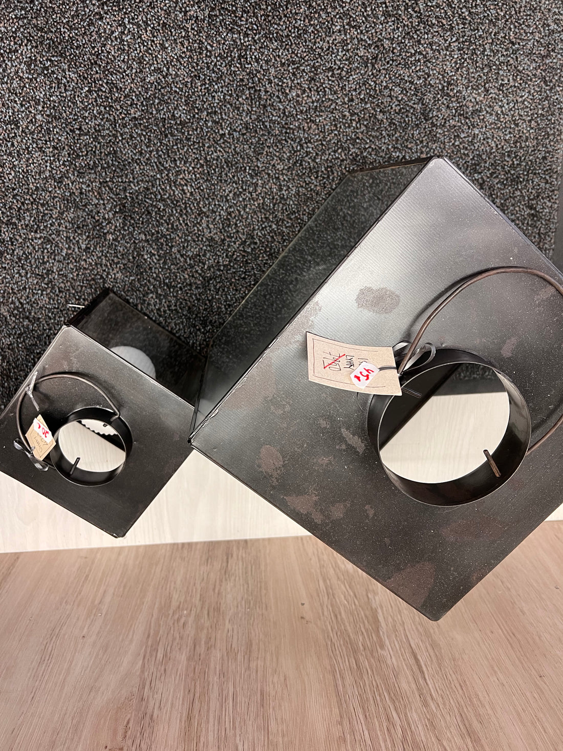 Neliönmallinen lyhty