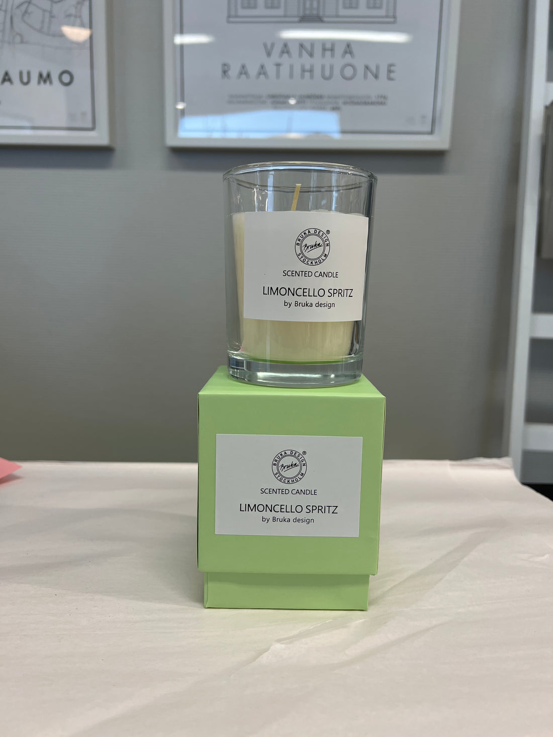 Tuoksukynttilä kirkkaalla purkilla vaal.vihr. pakk Limoncello Spritz