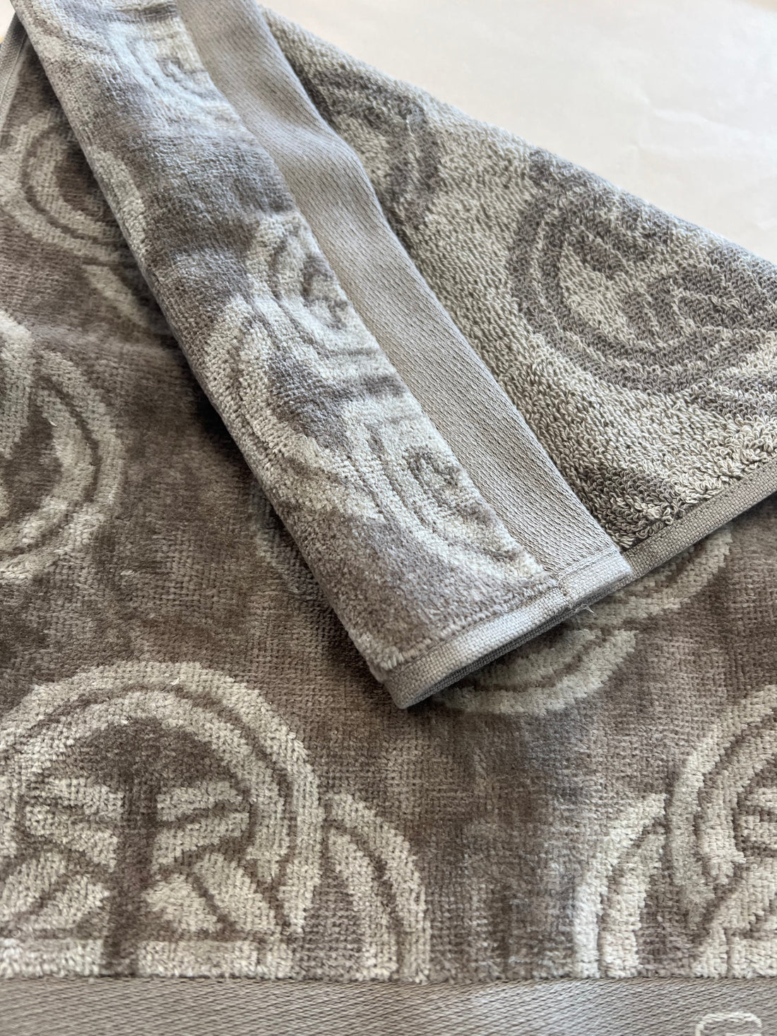 Gant printtikuvioitu Monogram - pyyhkeet eri kokoluokissa