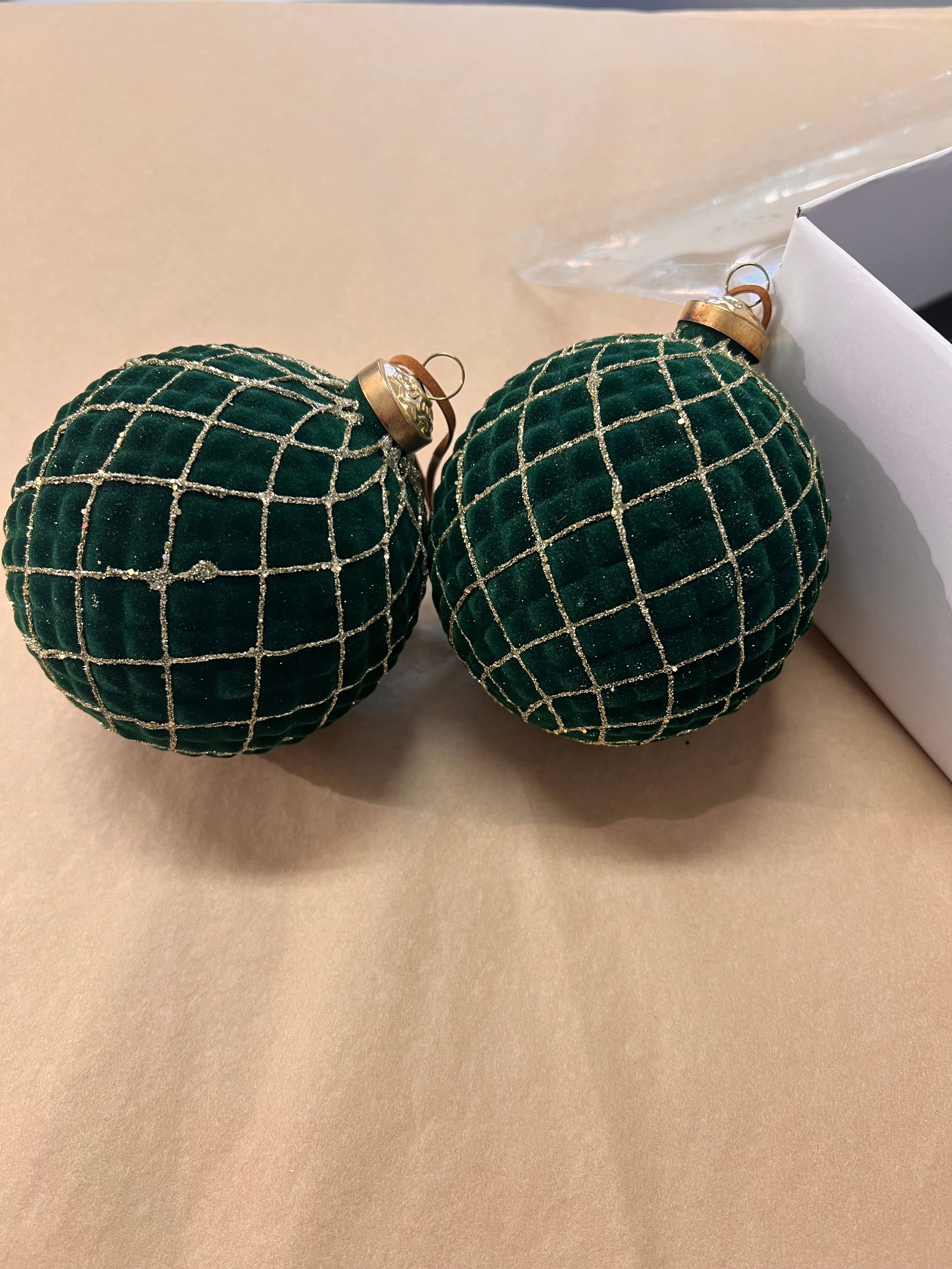 Lasinen joulukoriste, sametin tuntuinen pallo, vihreä/kulta 2 kpl pakk.