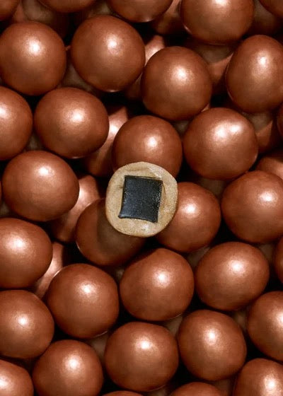 Classic caramel pieni tai iso purkki, sekä minikoko (2suklaalakupalloa)