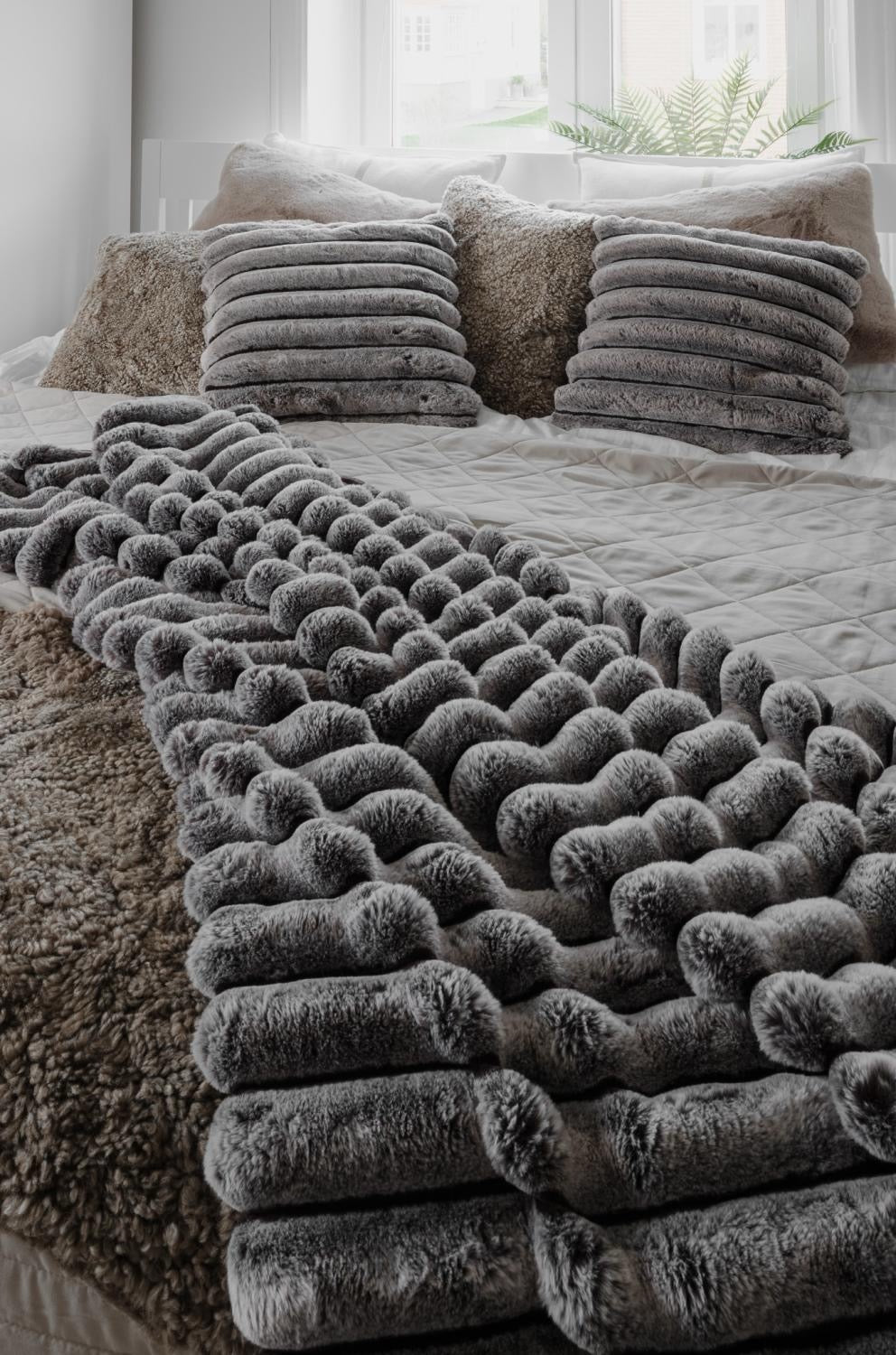 Rocky tekoturkispeitto 120x180 cm