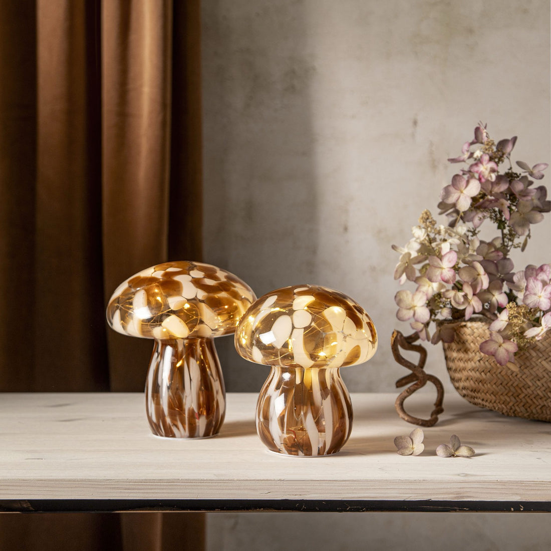 Funghi lasisienet valoilla 15 tai 17 cm korkeat